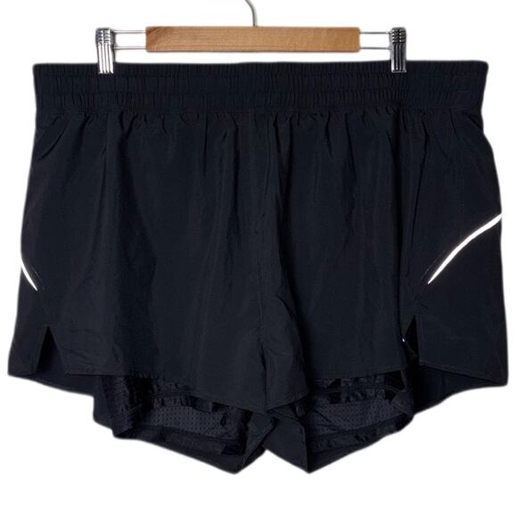 NWT Fabletics Perforated Run Shorts 5" Reflective Women's Size XXL/1X Black - Picture 2 of 16